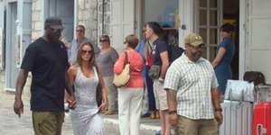 Οι βόλτες του Αιρ Τζόρνταν στις Σπέτσες [εικόνες]