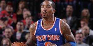 «Πέταξε» και κάρφωσε εντυπωσιακά στο καλάθι ο Τζέι Αρ Σμιθ [βίντεο]