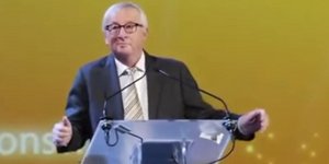 Ο Ζαν Κλοντ Γιούνκερ κάνει ένα σύντομο χορευτικό