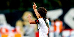 Η άσεμνη χειρονομία του Ζουνίνιο Περναμπoυκάνο στους οπαδούς [βίντεο]