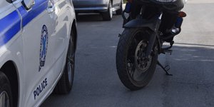 Καβάλα: Παραδόθηκε αφού τραυμάτισε τρεις με καραμπίνα στο καφενείο (Φωτογραφία: Eurokinissi-ΠΑΠΑΔΟΠΟΥΛΟΣ ΒΑΣΙΛΗΣ)