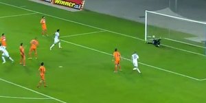 Πέρασε όποιον βρήκε μπροστά του και πέτυχε ένα εκπληκτικό γκολ [βίντεο]