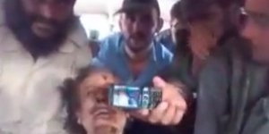 Λίβυοι αντάρτες κάνουν μαριονέτα το νεκρό κορμί του Καντάφι [βίντεο]