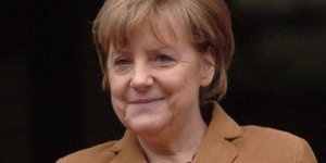 Σε ποιον συνεργάτη του Στουρνάρα είπε η Μέρκελ: Εσύ είσαι ο ήρωας της ημέρας