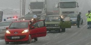 Έκλεισαν δρόμοι από το χιόνι-Δέντρο καταπλάκωσε φορτηγό[βίντεο]