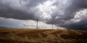 Συννεφιασμένος ουρανός (Φωτογραφία: EUROKINISSI/ΓΙΩΡΓΟΣ ΚΟΝΤΑΡΙΝΗΣ)