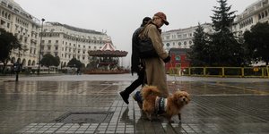 Βροχερή ημέρα στη Θεσσαλονίκη (Φωτογραφία: Konstantinos Tsakalidis / SOOC)