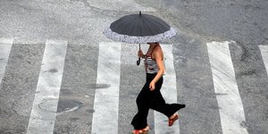 Αστατος ο καιρός την Παρασκευή -Τοπικές καταιγίδες και μικρή άνοδος της θερμοκρα