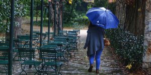 Βροχερός ο καιρός σήμερα (Φωτογραφία: EUROKINISSI/ΓΙΩΡΓΟΣ ΚΟΝΤΑΡΙΝΗΣ)