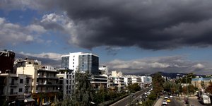 Φθινοπωρινός ο καιρός σήμερα (Φωτογραφία: EUROKINISSI/ ΓΙΑΝΝΗΣ ΠΑΝΑΓΟΠΟΥΛΟΣ)