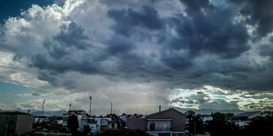 Καταιγίδα στα Τρίκαλα (Φωτογραφία: EUROKINISSI/ΘΑΝΑΣΗΣ ΚΑΛΛΙΑΡΑΣ)