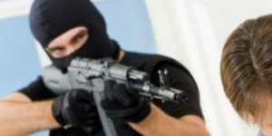 Αυτοί είναι οι ληστές με τα καλάσνικοφ που σκόρπισαν τον τρόμο