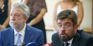 Ο νέος υπ. Δικαιοσύνης Μιχ. Καλογήρου (δεξιά) «ξήλωσε» τη διάταξη Κοντονή (αριστερά) -Φωτογραφία: Intimenews/ΒΟΛΙΤΑΚΗΣ ΣΤΕΛΙΟΣ