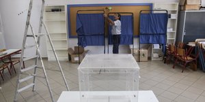 Το ΥΠΕΣ ζητά ενημέρωση για επάρκεια σε κάλπες και παραβάν (Φωτογραφία: intimenews/ΛΙΑΚΟΣ ΓΙΑΝΝΗΣ)