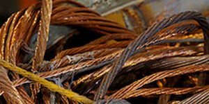 Κλέβουν καλώδια από τους δρόμους στην Κατερίνη και βυθίζουν την πόλη στο σκοτάδι