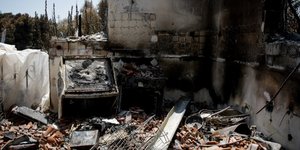 καμένα σπίτια στο Μάτι/Φωτογραφία: Eurokinissi/ΣΤΕΛΙΟΣ ΜΙΣΙΝΑΣ