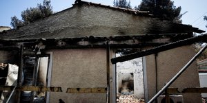 81 νεκροί έχουν ταυτοποιηθεί από τη φονική πυρκαγιά (Φωτογραφία: EUROKINISSI/ ΣΤΕΛΙΟΣ ΜΙΣΙΝΑΣ)