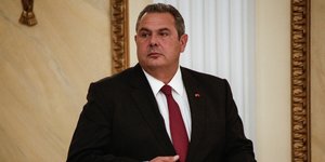 O πρόεδρος των ΑΝΕΛ και υπουργός Αμυνας