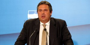 Καμμένος: Βενιζέλος - Σαμαράς να αποσύρουν τις υπογραφές τους προς τους εταίρους