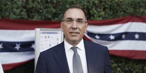 Ο ανεξάρτητος βουλευτής Δημήτρης Καμμένος στην πρεσβευτική κατοικία των ΗΠΑ στην Αθήνα για τον εορτασμό της 4ης Ιουλίου-Φωτογραφία: SOOC/ Menelaos Myrillas