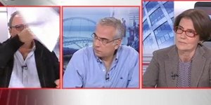 Έξω φρενών ο Καμπουράκης με την Σκοπούλη - Πετούσε χαρτιά στον αέρα [βίντεο]