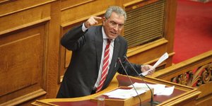 Καπερνάρος: Να φύγουν από την Προανακριτική Αδωνις Γεωργιάδης και Μιλτιάδης Βαρβ