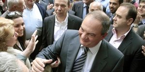 Oπαδοί της ΝΔ σε Κώστα Καραμανλή: «Είσαι παλίκαρος