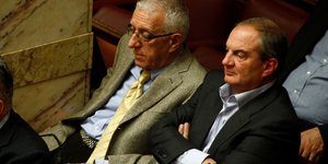 Πόλεμος Καραμανλικών -Μανιάτη για τα.. μάτια του πρώην πρωθυπουργού: Κόντρα και