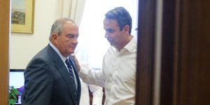 Συνάντηση Μητσοτάκη-Καραμανλή -Φωτογραφία αρχείου: Eurokinissi