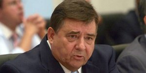 Καρατζαφέρης για Ντόρα: Πλούσιος σύζυγος
