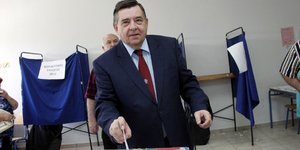 Καρατζαφέρης: Να επικρατήσει η λογική και όχι ο θυμός [βίντεο]