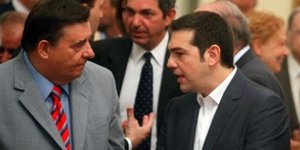 Βολές Καρατζαφέρη σε Τσίπρα: «Αν ανακάλυψε στα 40 του την Παναγία