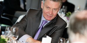 Ο Επίτροπος δεν ήταν συνεπής- Ο Ντε Χουχτ κατηγορείται για φοροδιαφυγή 1