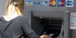 χρέωνε τις κάρτες γνωστών της/Φωτογραφία: Eurokinissi