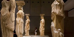 Υμνοι των New York Times για το Μουσείο της Ακρόπολης: Οι Καρυάτιδες λάμπουν ξαν