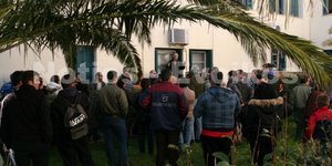 Παραμένει υπό πολιορκία το νοσοκομείο τις Καρύστου