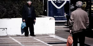 Καταναλωτής στο κέντρο της Αθήνας/Φωτογραφία: Eurokinissi