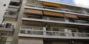 Ισόβια στη σύζυγο του ναυτικού που βρέθηκε σε καταψύκτη στην Καλλιθέα (Φωτογραφία: EUROKINISSI/ΣΤΕΛΙΟΣ ΜΙΣΙΝΑΣ)