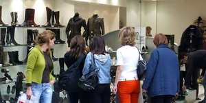 Στους δρόμους την Τρίτη οι εμποροϋπάλληλοι αντιδρώντας στην κυριακάτικη λειτουργ