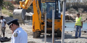 «Ανοιξε» ο β΄ κύκλος κατεδαφίσεων/Φωτογραφία: IntimeNews