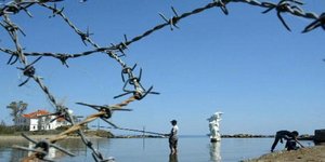 Θρίλερ στα Κατεχόμενα - Υπό κράτηση τρεις Ελληνες πολίτες