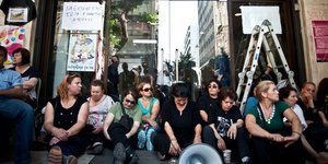 Οι καθαρίστριες έγιναν «αγκάθι» ο Στουρνάρας στέλνει το θέμα στον Αρειο Πάγο