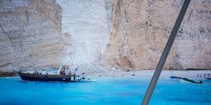 Μεγάλες κατολισθήσεις στο Ναυάγιο / Φωτογραφία αρχείου: Eurokinissi