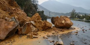 Κατολίσθηση εξαιτίας της κακοκαιρίας στην Κρήτη (Φωτο: Eurokinissi)