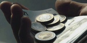 Δήλωση βόμβα από το υπουργείο Οικονομικών για τον κατώτατο μισθό