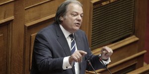 Ο κ. Κατσίκης δηλώνει ότι θα καταψηφίσει το ν/σ για την ταυτότητα φύλου (Φωτογραφία: EUROKINISSI/ΓΙΩΡΓΟΣ ΚΟΝΤΑΡΙΝΗΣ)