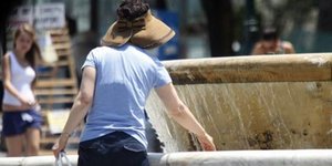«Βράζει» ο τόπος - Σε κλοιό καύσωνα όλη χώρα