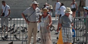 Έκτακτα μέτρα για τις ευπαθείς κοινωνικές ομάδες λόγω καύσωνα