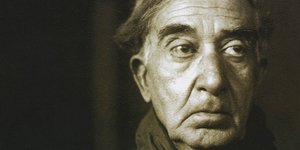 Εκτενές αφιέρωμα στον μεγάλο Ελληνα ποιητή Κωνσταντίνο Καβάφη έκανε το Πανεπιστ
