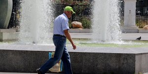 Ευάλωτοι στις υψηλές θερμοκρασίες είναι οι ηλικιωμένοι/Φωτογραφία: Intimenews/Χρήστος Ντουντούμης